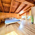 Cascina D'oltralpe 아파트 *